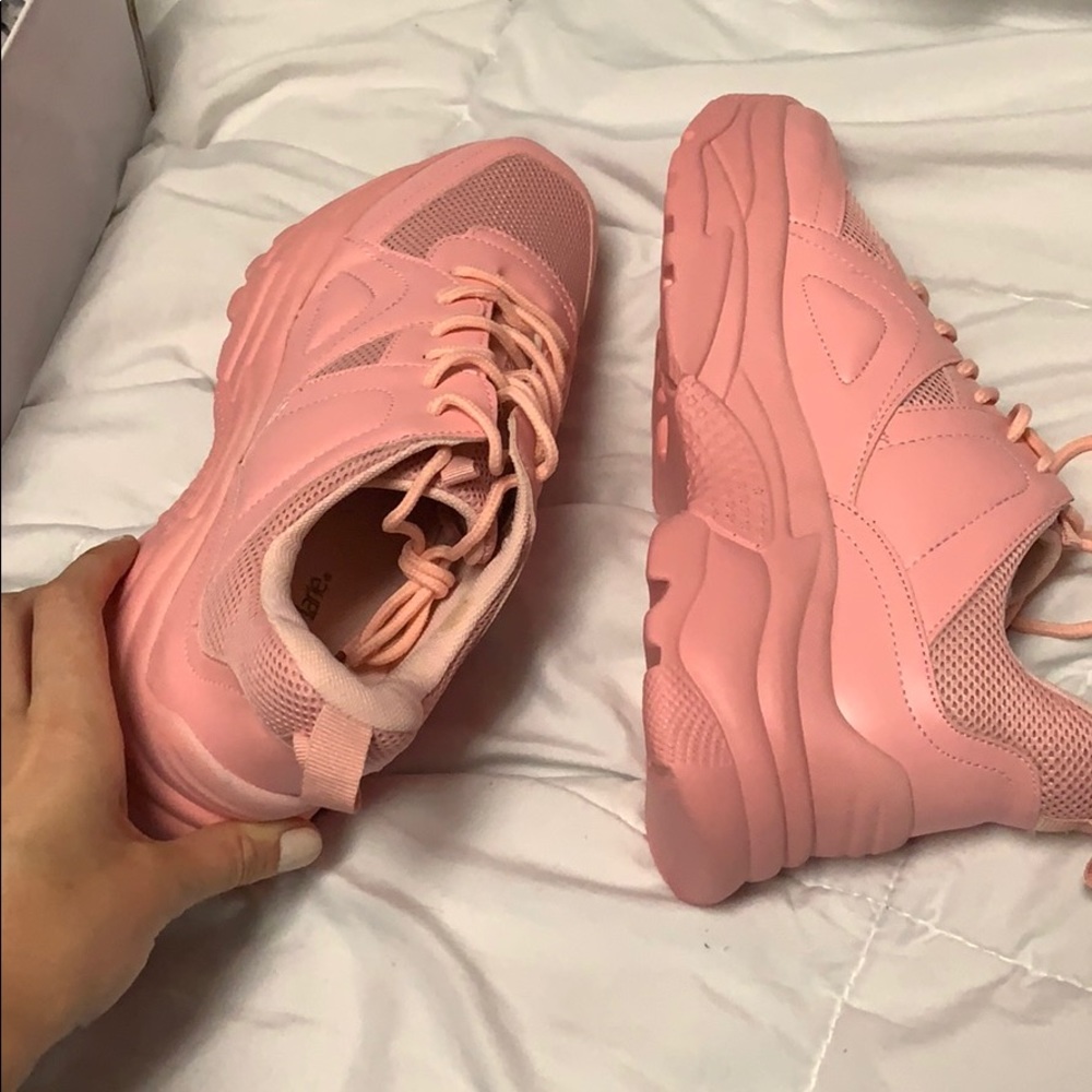 Chunky dad sneakers